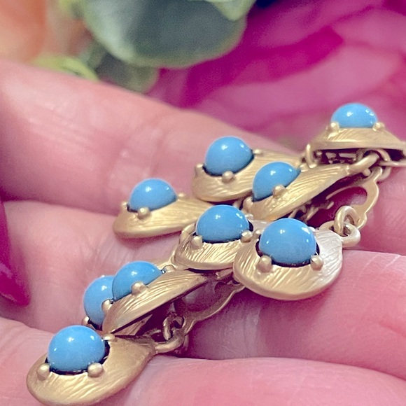 Darling Cascade Gold Faux Turquoise Stones Earrings - Picture 4 of 11